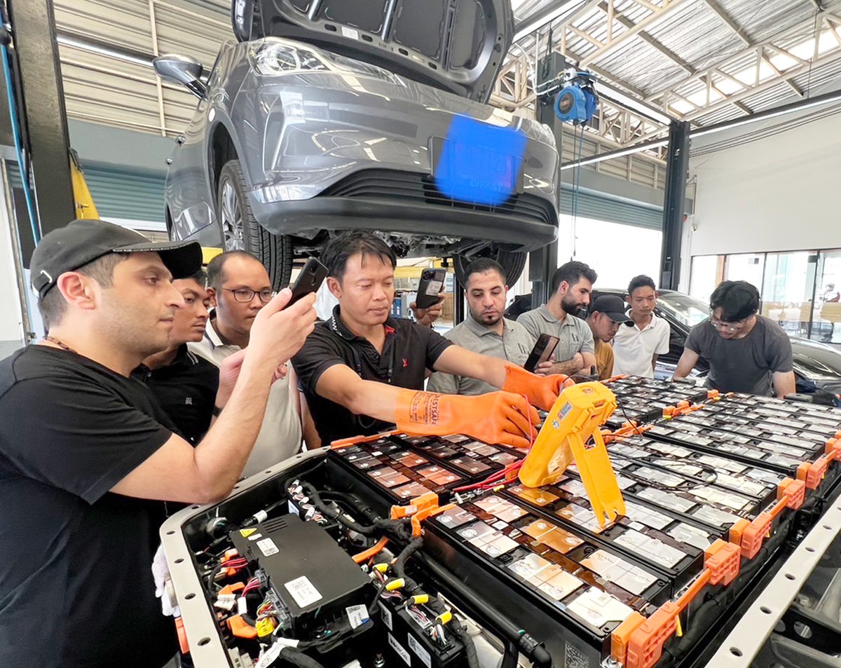 netaautoglobal's tweet photo. We finished an after-sales training program in Thailand (Mar.14th-17th) with trainees from 5 countries, aiming to standardize services among Neta dealers. We will always be dedicated to providing you with ultimate service experience!
#Neta #Netaauto #aftersaleservice #Netaservice https://t.co/PMbdDVWxfb