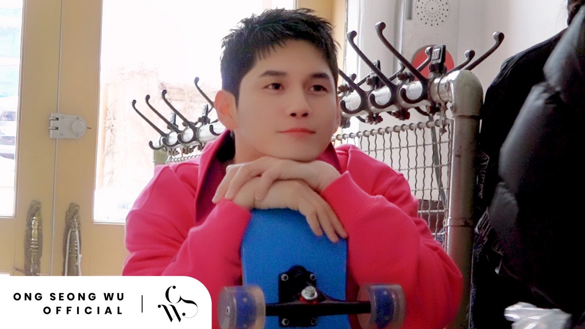 officialtwt_OSW's tweet photo. ONG SEONG WU 옹성우 - '1st Look x Reebok' 화보 촬영 비하인드
▶️ https://t.co/wTJqXhH5hI

#옹성우 #ONGSEONGWU https://t.co/2DehEUwmKe