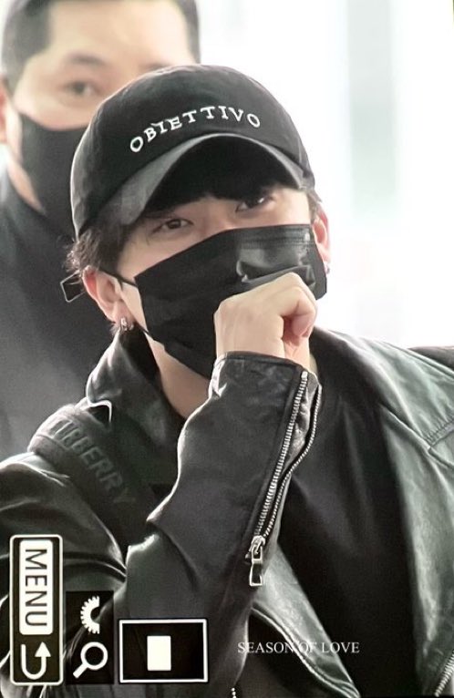 cbfaceu's tweet photo. tired eyes 🥺 https://t.co/9BNIslBfYQ