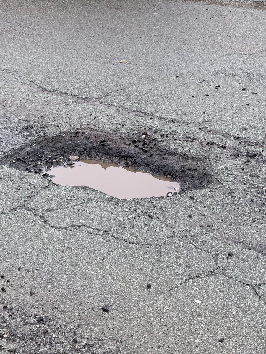 dwash100's tweet photo. @CheshireEast @CECHighways @nantwichnews @NantwichTC @KieranMullanUK Any plans to actually repair this week? https://t.co/0qnz35K81Z
