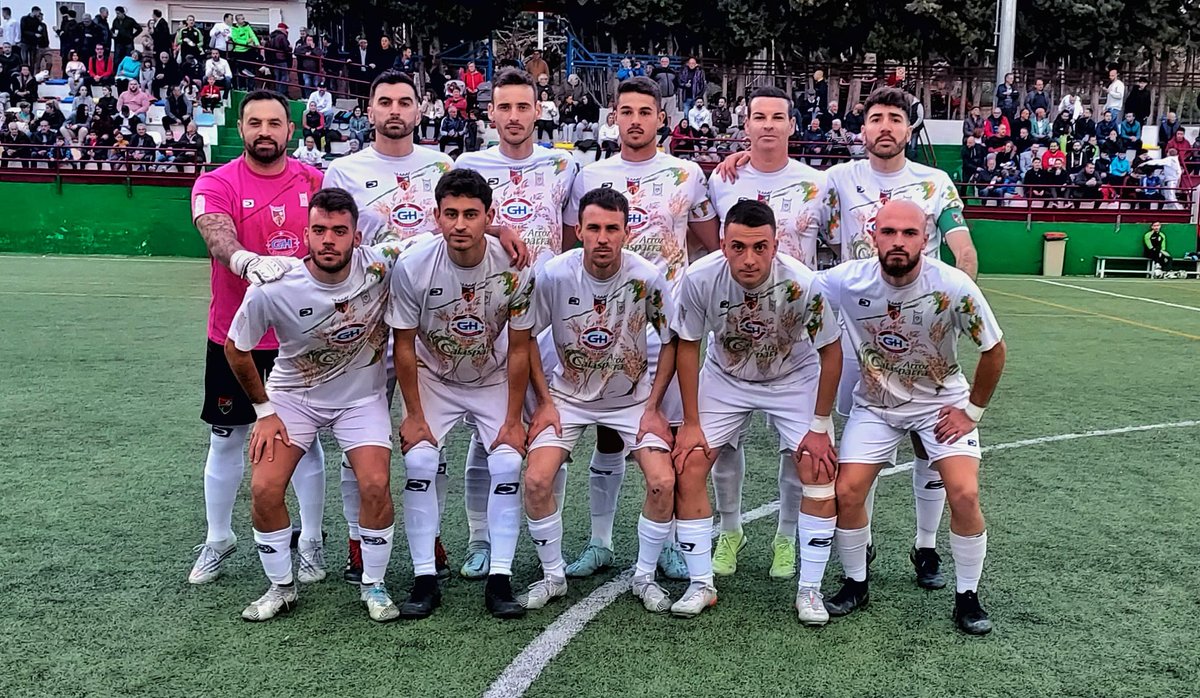 ffrm_es's tweet photo. 🥳⚽ ¡EL @ciudad_calas, CAMPEÓN DE PRIMERA AUTONÓMICA 👏!

👏 El cuadro de Calasparra se ha impuesto al @PinatarenseAtl (0-0 ida | 4-1 vuelta) en la eliminatoria por el campeonato. / Ambos jugarán la próxima temporada en Preferente. 

🫂 ¡FELICIDADES! https://t.co/MvkrEqibeJ