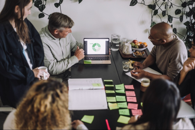 ThomasTaylorSTL's tweet photo. When team members share key values, productivity is sure to follow. Start by hiring individuals with a strong work ethic who align with your company goals. https://t.co/xWqzX63NxL https://t.co/LNJQ1gwJz3