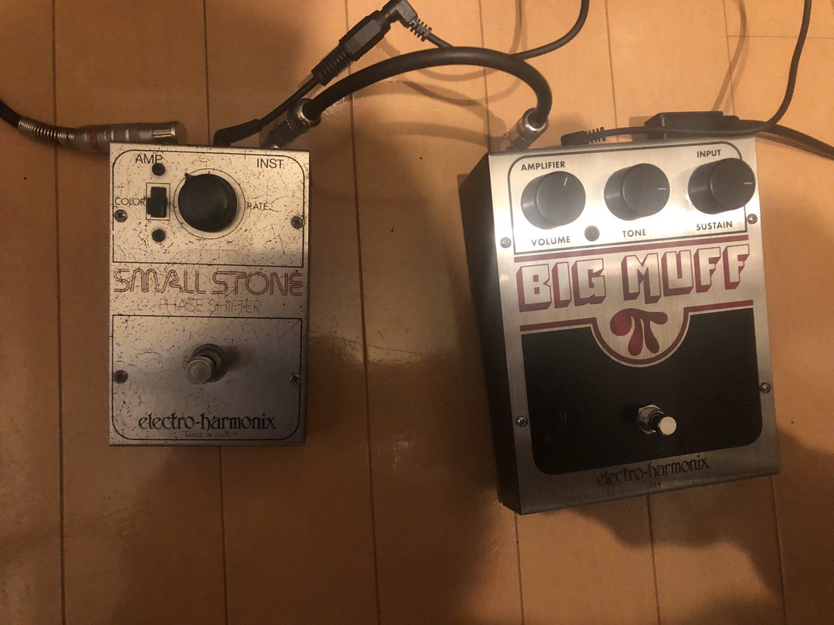 TonnyMo00289932's tweet photo. ほー。シュワシュワ〜。
#エレハモ #スモールストーン #smallstone #ロックンロール研究所 https://t.co/zhNF911r9l