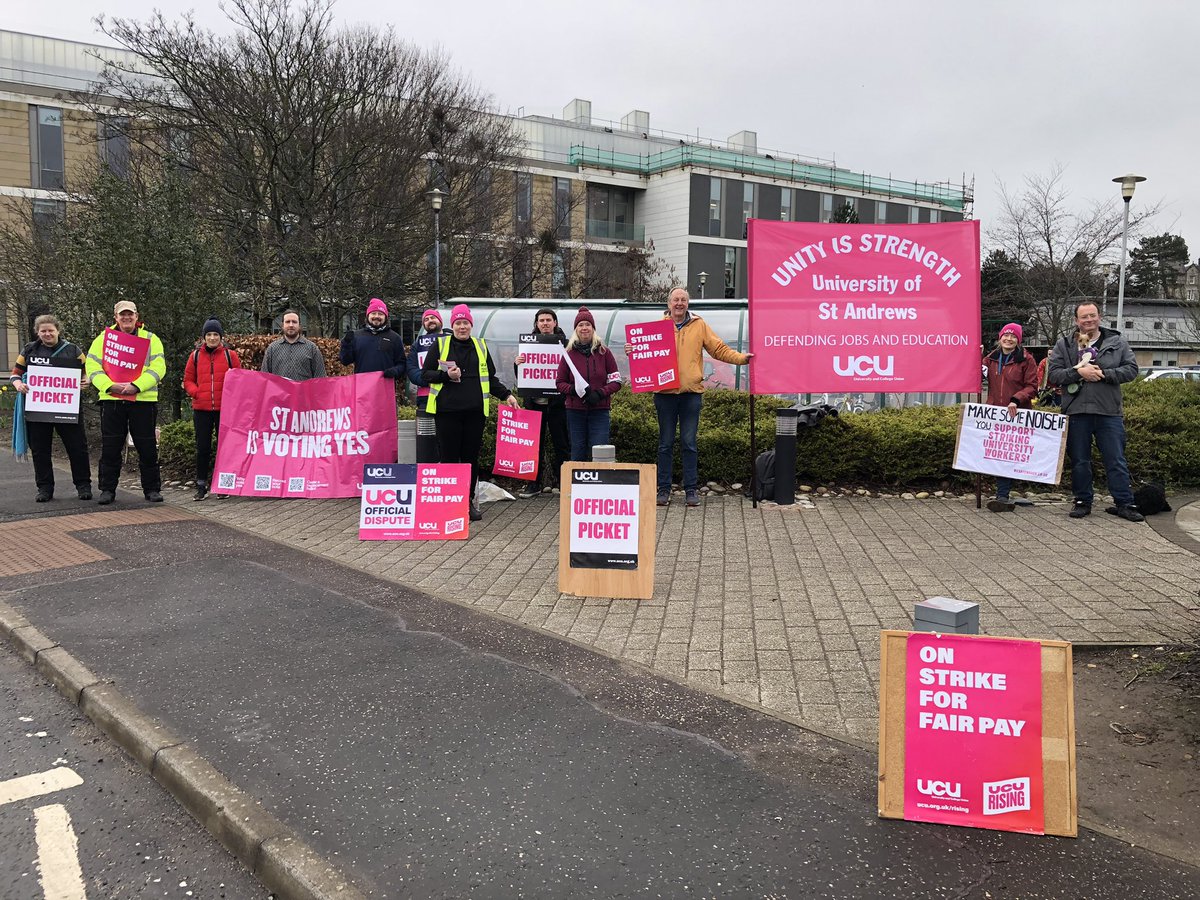 Good morning from the North Haugh picket in St Andrews! - good visibility, light winds, and (as yet) no rain.  We’ve got two lovely dogs, lots of pink, plenty of stamina, and a new banner to boot.  Solidarity to all striking today!  #ucuRISING  #UCUstrikes