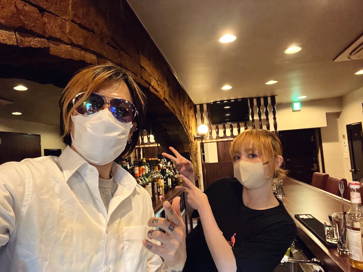 本日は、スターご一緒での営業です！🌈✨

明日は、祝日！
ぜひ祝日前夜に乾杯しに来てくれたら、とても嬉しいです☺️🍻🍻

ロワンディシーのおすすめラインナップは、こちら❣️
本日もご来店お待ちしております！  