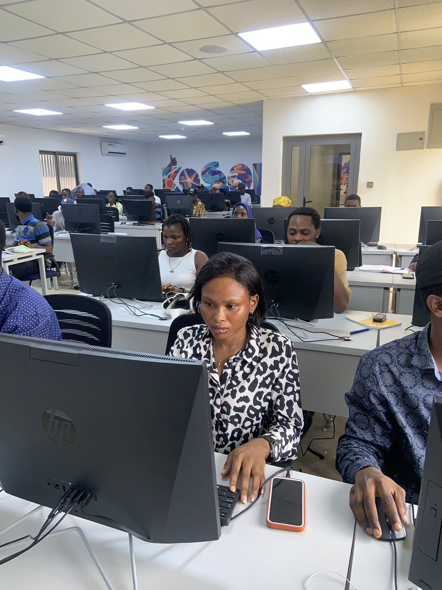 findworka's tweet photo. Being part of a tech cohort is an incredible opportunity, but it's up to you to make the most of it. 

Tech is a collaborative field, &amp; active participation is key to success. Don't be afraid to share your knowledge &amp; ideas, &amp; always be willing to learn from others. #findworka https://t.co/ovArAc5QcC