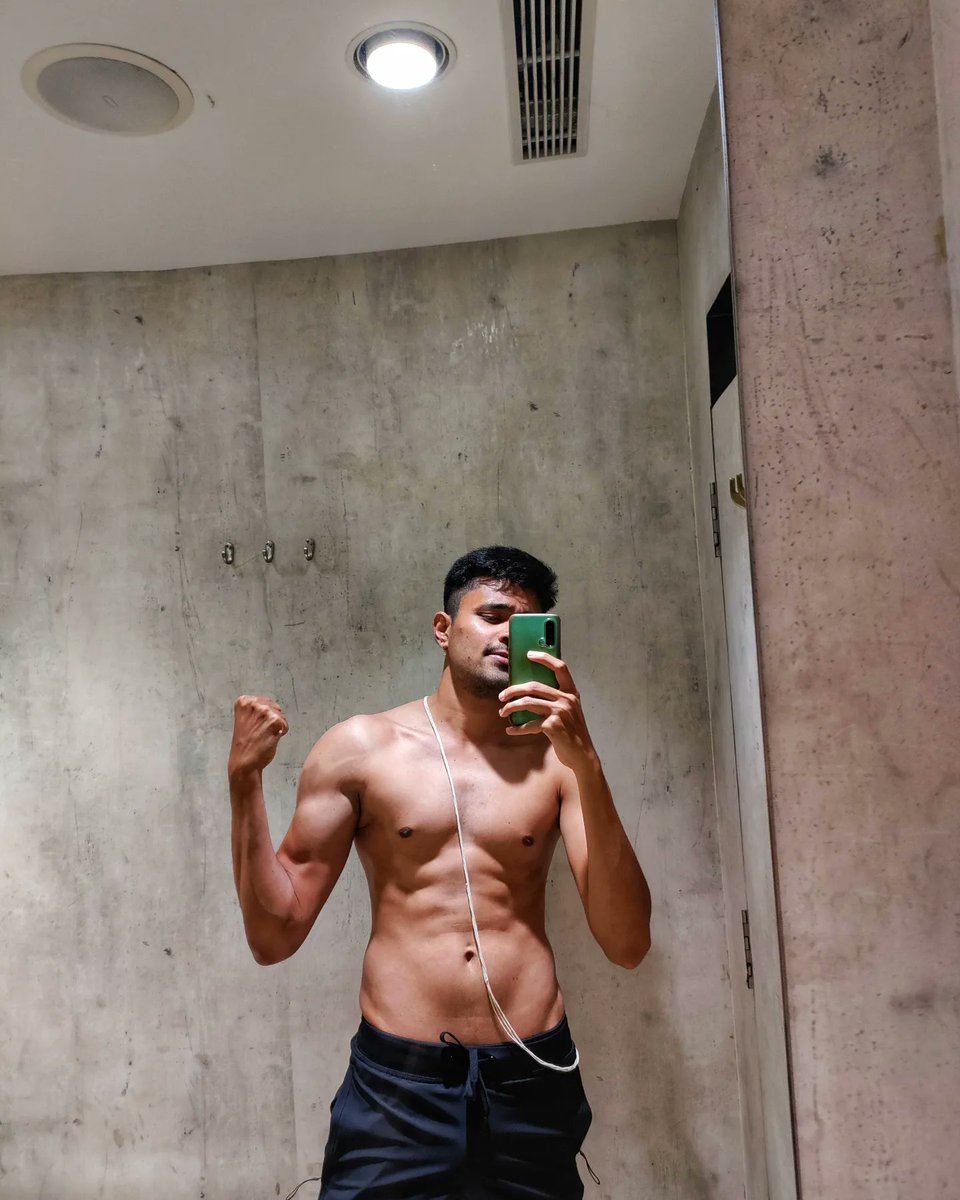 dinyogi05's tweet photo. Getting back at it after 3 months of roller coaster loose schedule 🐱 https://t.co/NkUh8BoAJh