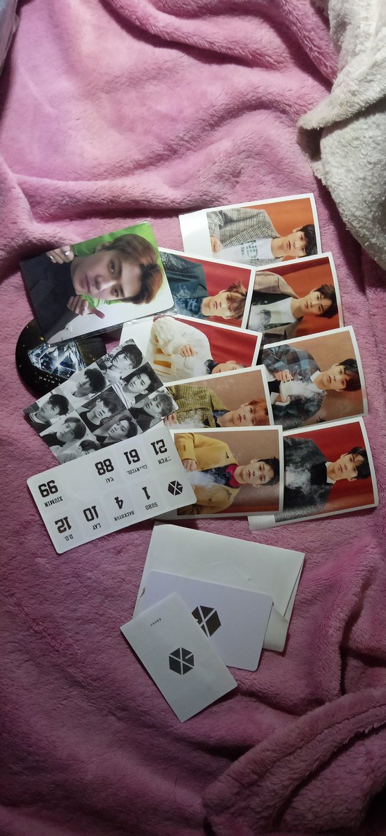 pwhpwh_'s tweet photo. WTS ‼️
Wts lightstick Exo VER 2 official ya + PC Sehun love shot ofc + polaroid Exo ver universe start 400k bisa nego sampai deal 💅🏻
#WTs #wtsls #wtsexo #wtslightstick https://t.co/hcTzqpuEa3