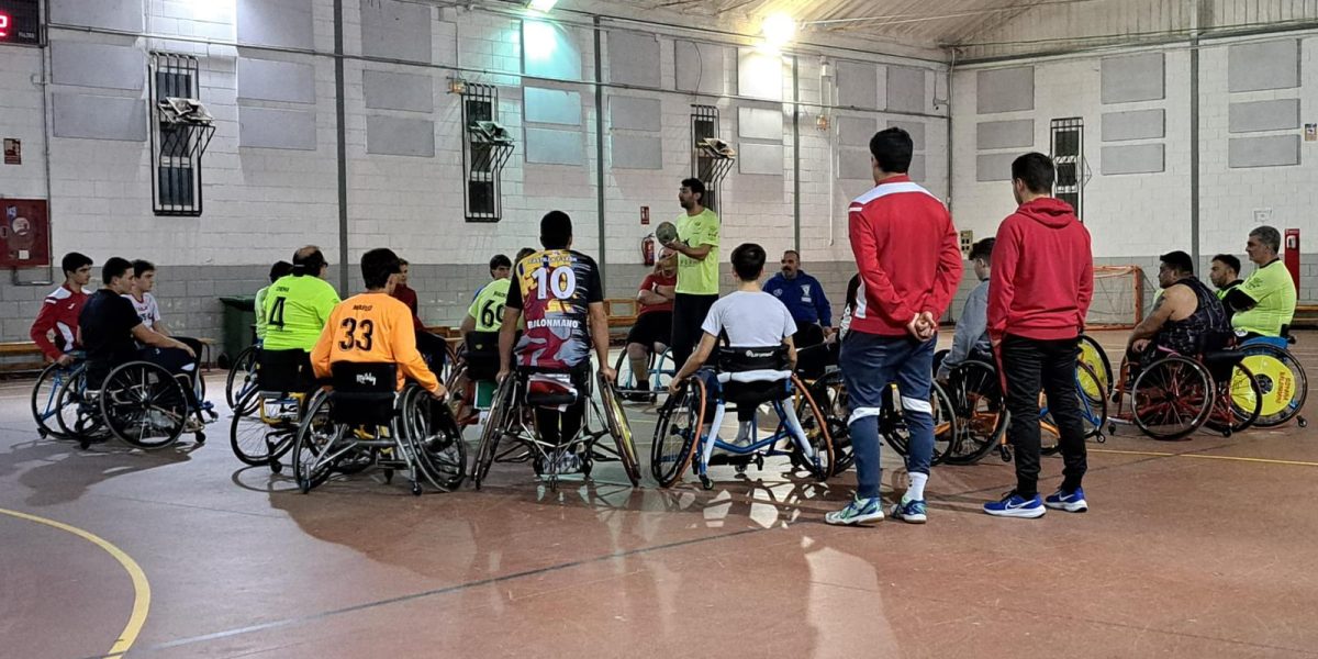 La @ESFundacion organiza del 29 al 31 de marzo el congreso #DeportequeTransforma en la @feriavalladolid y @inclusportcyl enseñará cómo se juega al balonmano en silla de ruedas a los niños y niñas de la #escuelaDeporteInclusivoCyL.
#inclusión #valores #deporte