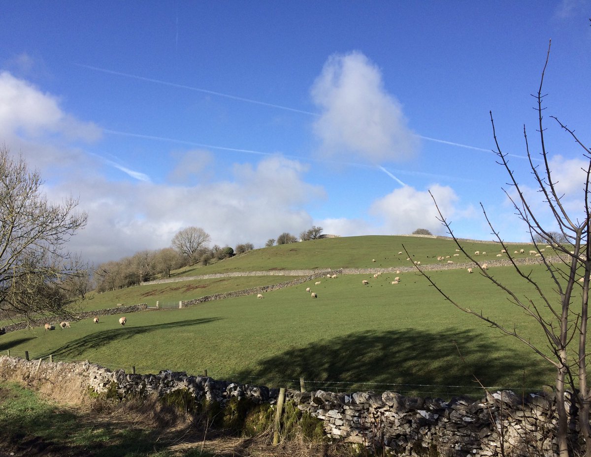 DfsStubbs's tweet photo. Brisk walk from #Tideswell to #Wheston via #Wormhill #Derbyshire #Dales #PeakDistrict https://t.co/DknidPIYH2