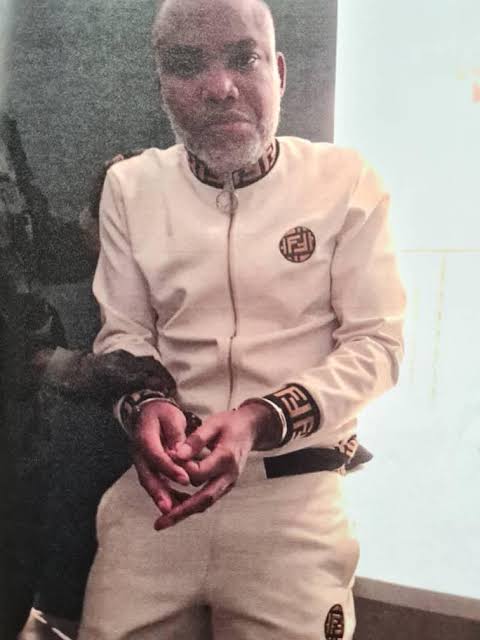 ElochukwuOhagi's tweet photo. This man saw it all. His name is @MaziNnamdiKanu. He is in solitary confinement and tortured by DSS because he told them that Nigeria is not a home for Ndi Igbo. Some of you never believed, but now you do. 

Can you reply with the hashtag #FreeMaziNnamdiKanu https://t.co/3BxfFupLp5