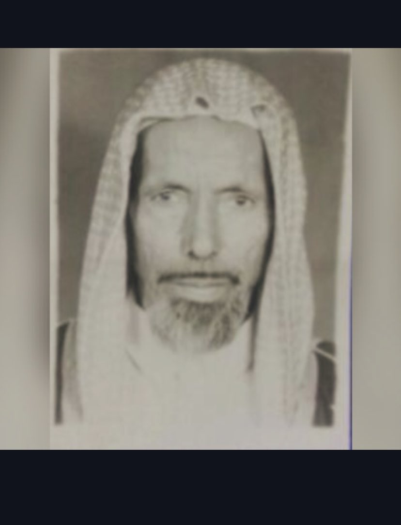 AlHamdandosr's tweet photo. #رجال_من_قبيلة_آل_حمدان 

هندي بن محمد بن تركي الجارالله #آل_حمدان رحمه الله ذو خلق رفيع أشتهر بالكرم والفطنه  وشهد له بالكرم والجود  كان متواضعاً طيب القلب حريصاً على قضاء حوائج الناس من القريب والبعيد واذ كان باب بيته مفتوح للجميع وضيوفه كل يوم وليله ورث الكرم من ابيه وجده. https://t.co/SyqDikgsD3