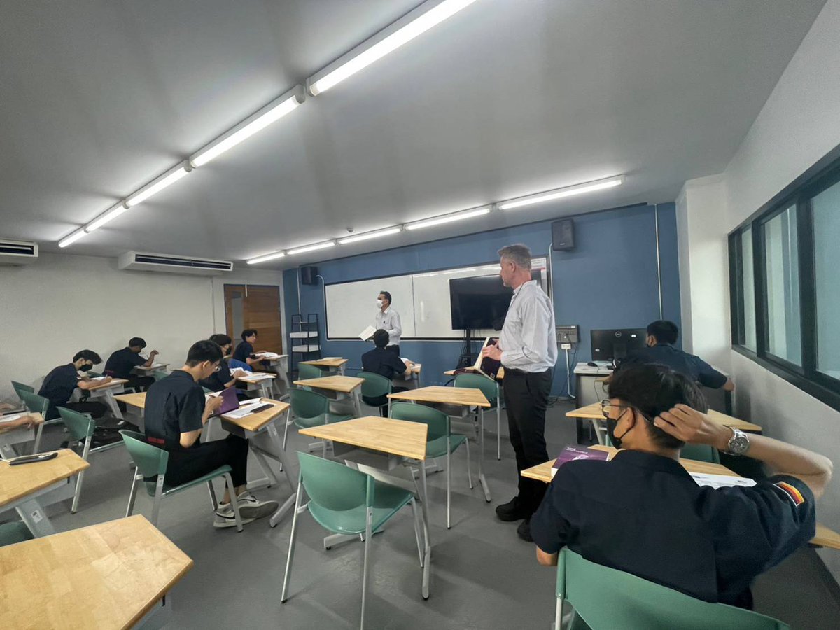 GermanThaiChamb's tweet photo. 1st time examination in English for the theoretical part of Mechatronics organised by #GTDEE based on the PAL Final Examination, 🇩🇪 standard. 12 #E_Tech students batch 2021 took the exam by producing the modular sorting system #PartnerforDVET #GTCC #PartnerInThailand https://t.co/KKlHSRVpCc