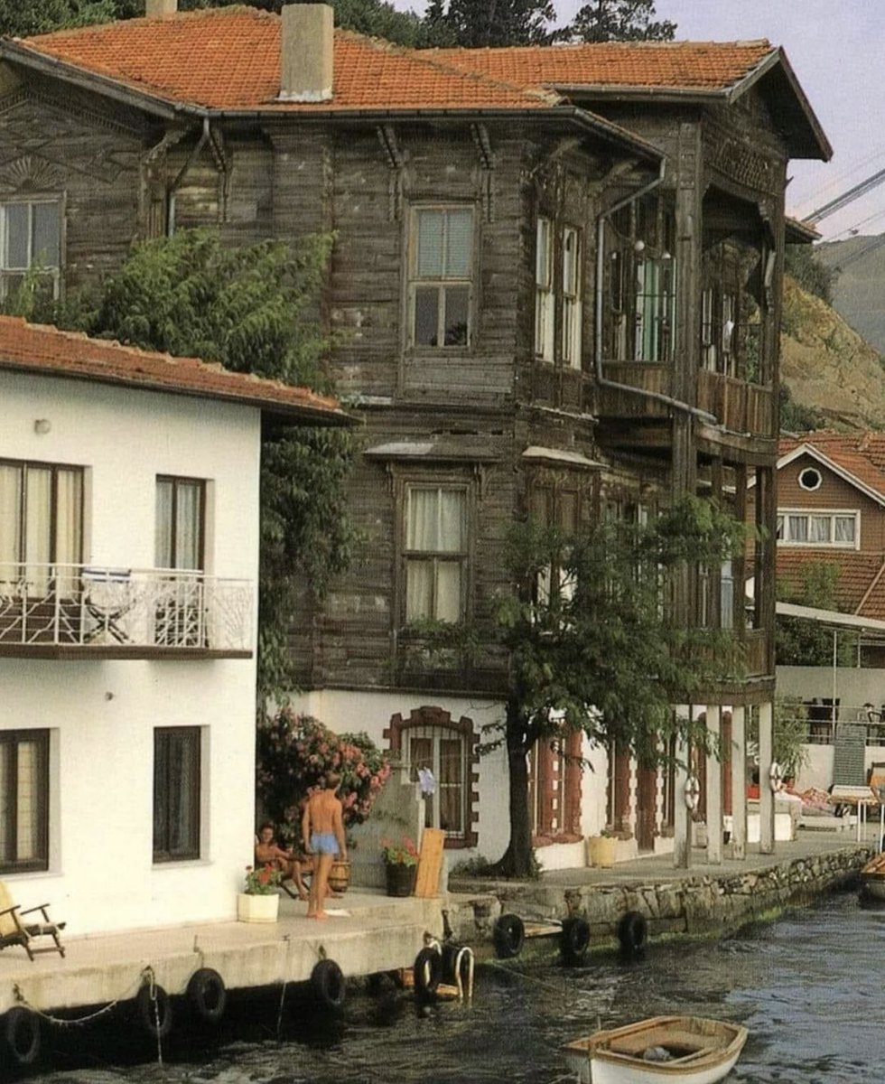 Kanlıca’nın ahşap yalıları.. 60’lar..