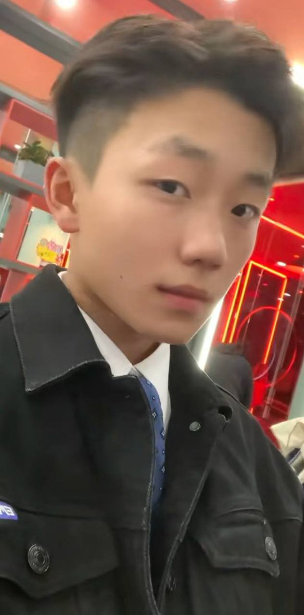 jackspero14's tweet photo. 今日职业装 https://t.co/iigpbM9qAz