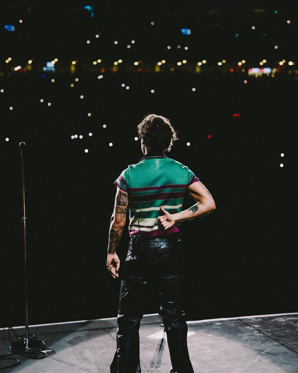 Harry photographed on stage at the #LoveOnTourSingapore ! 

📸: Lloyd Wakefield 

#LloydWakefield #FaveTourPhotographer #iHeartAwards