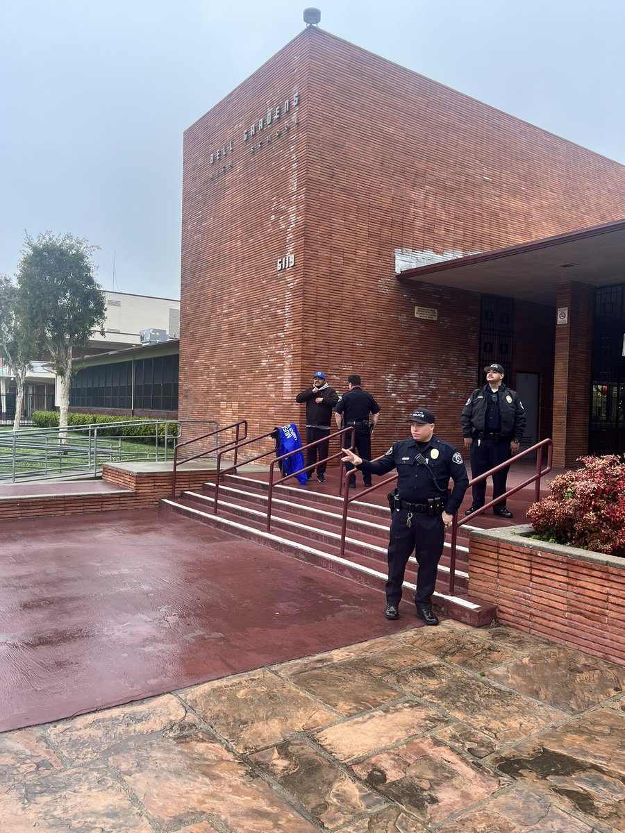 Michelle Valles (@michellenbcla) on Twitter photo Extra police and security at #bellgardens high school after a social media post lead to surveillance then 2 arrests. <a href="/nbcla/">NBC Los Angeles</a> Detectives found two stolen firearms, body armor, high-capacity magazines, and ammunition inside a vehicle. Both suspects were taken into custody. Extra police and security at #bellgardens high school after a social media post lead to surveillance then 2 arrests. <a href="/nbcla/">NBC Los Angeles</a> Detectives found two stolen firearms, body armor, high-capacity magazines, and ammunition inside a vehicle. Both suspects were taken into custody.