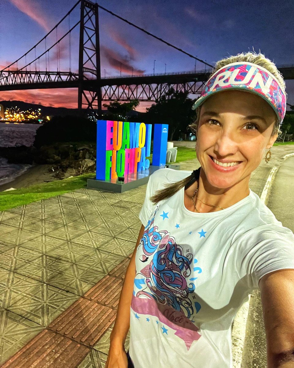 sabineweiler's tweet photo. Dia começando com corrida na Beira- Mar em Floripa! 5km #amocorrer #corridaderua #floripa https://t.co/qrwyG3FkLF