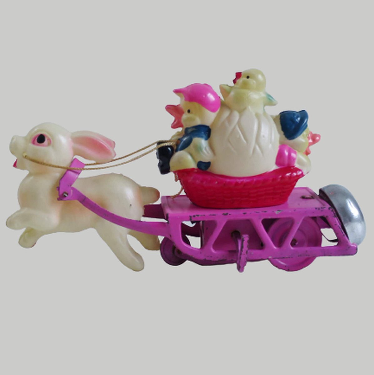swirlingO11's tweet photo. Vintage Easter Wind Up Toy, Pink Easter Basket Filler, Spring Easter Non-Candy Gift https://t.co/QU15ExwKRF #Vintage4Sale #SMILEtt23 #EtsyteamUnity #KitschEaster https://t.co/XUAajXuvSh