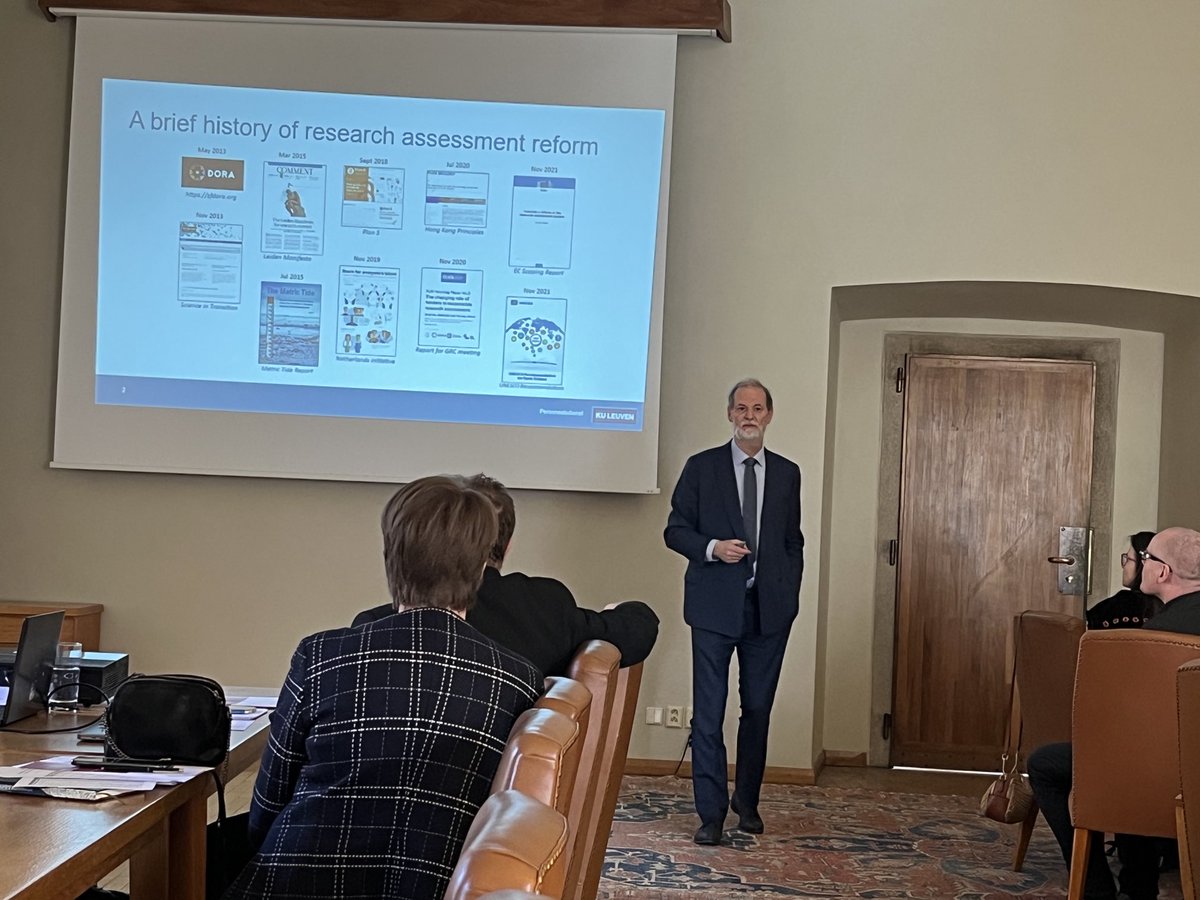 LERUnews's tweet photo. Last week, more than thirty academics and senior professionals from LERU member and @CE7uni universities gathered at @CharlesUniPRG for an inspiring seminar on research(er) assessment!
 
Read more 👉 https://t.co/sT03YL9qJ7
 
#researchassessment #researcherassessment https://t.co/wqyCuXaynv
