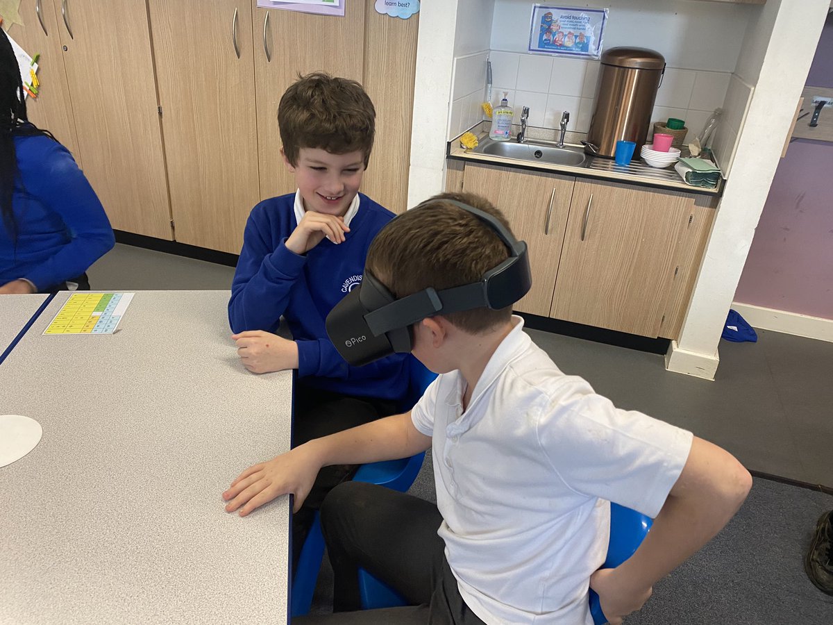 CavClosejnr's tweet photo. Year 5 have had a great afternoon exploring Chichen Itza (virtually!) with @primevruk as part of their Mayans Topic! #ACElearners #aspire #collaborate #experience @theharmonytrust https://t.co/64rKRPxr04