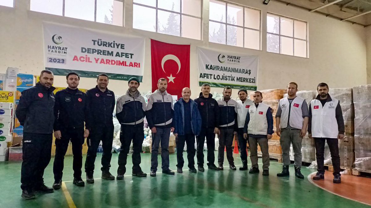 hayratyardim's tweet photo. Dernek Başkanımız Av. Hakkı Aygün ve beraberindeki heyet Adıyaman, Gaziantep, Hatay, Kahramanmaraş ve Malatya'da devam eden deprem çalışmalarıyla ilgili incelemelerde bulundu.
#HayratYardım https://t.co/0FiMFWaF6r