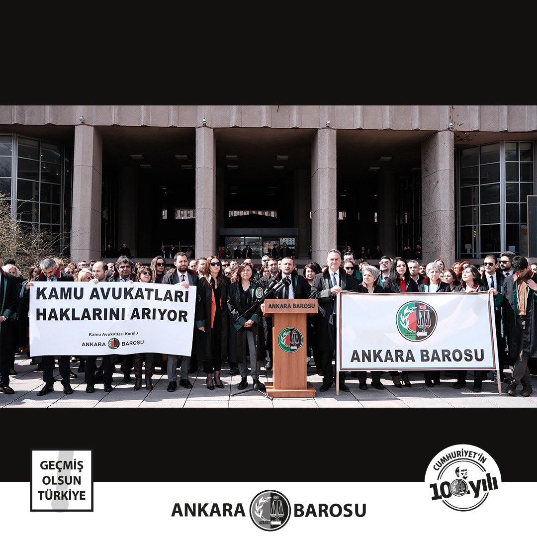 ankarabarosu's tweet photo. 20.03.2023 Pazartesi günü “Kamu Avukatlarının Hak ve Taleplerine Yönelik” basın açıklaması düzenlenmiştir. https://t.co/I1woM0Us3h