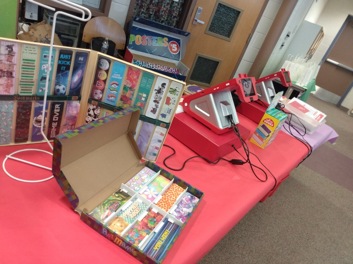 Hayes_LMC's tweet photo. @Scholastic book fair is open for business! Check out @HayesHuskies Happenings for details @hayespta https://t.co/ZaD0YftPGG
