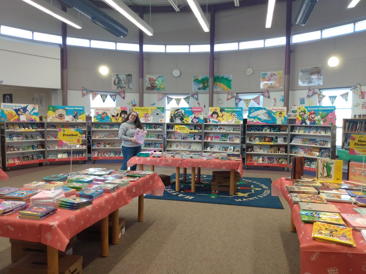 Hayes_LMC's tweet photo. @Scholastic book fair is open for business! Check out @HayesHuskies Happenings for details @hayespta https://t.co/ZaD0YftPGG