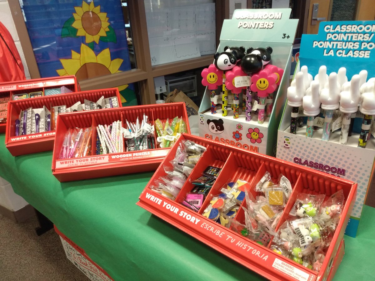 Hayes_LMC's tweet photo. @Scholastic book fair is open for business! Check out @HayesHuskies Happenings for details @hayespta https://t.co/ZaD0YftPGG