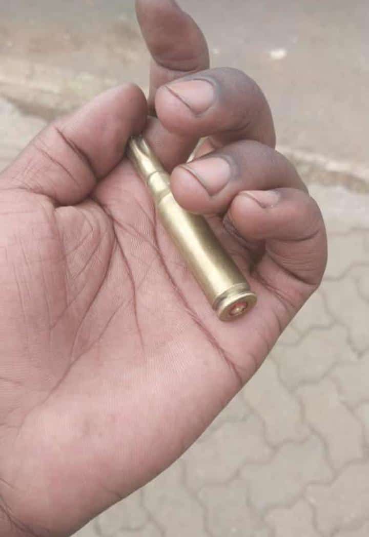 _beingreagan_'s tweet photo. Wahh 😔nilikuwa nishatoa lighter
#Maandamano https://t.co/3nCflZxTds