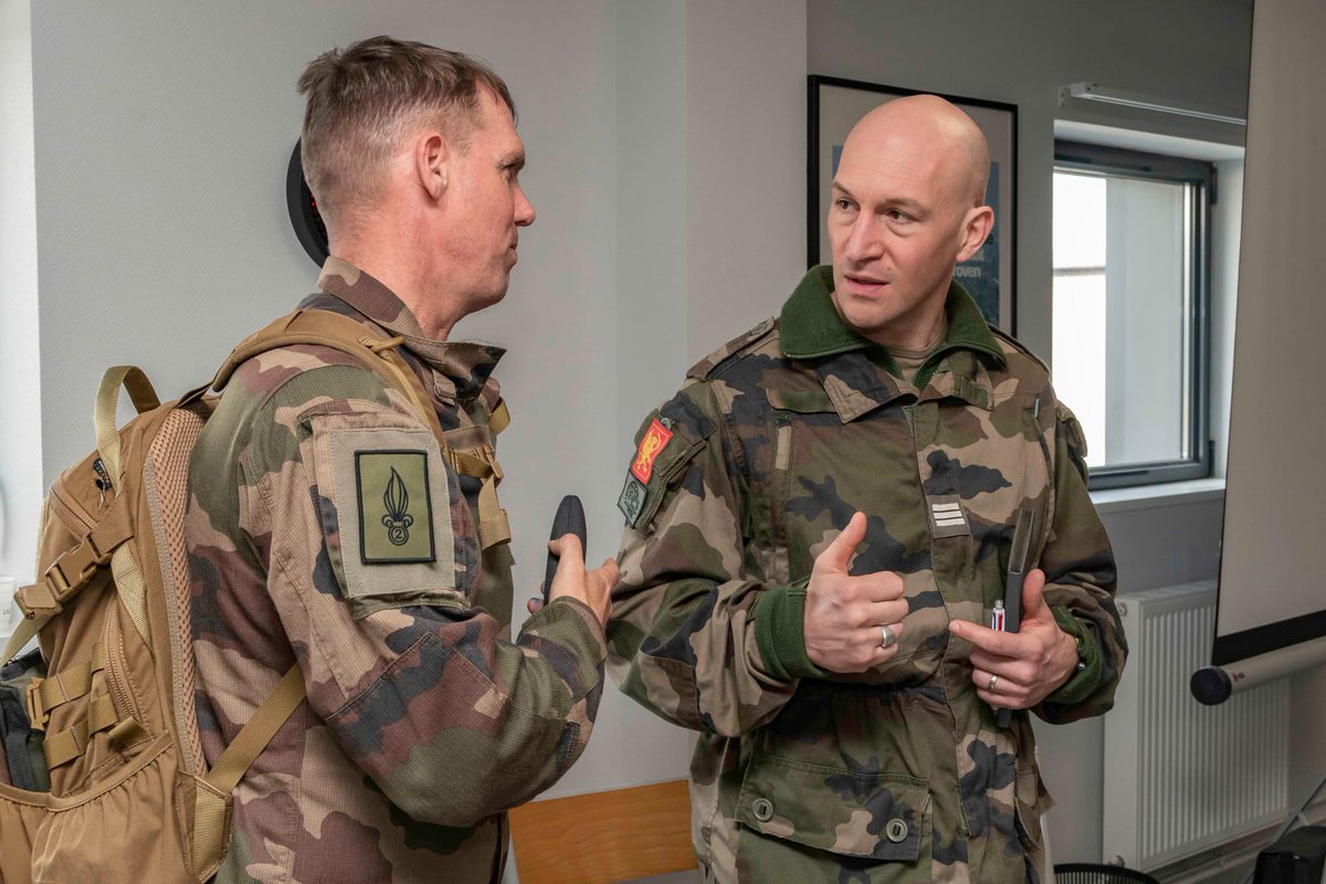 COM_ECIA's tweet image. La #PRETS a débuté pour les légionnaires du @2eEtranger. Au programme de cette première semaine, rappels doctrinaux et techniques permettant au centre opérations de mécaniser ses procédures sous #SICS et aux équipages #GRIFFON de démontrer leurs savoir-faire. #CombatScorpion