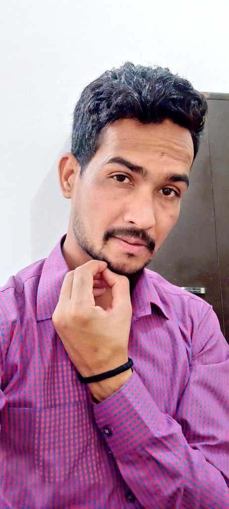 OnlyPremX_vt7's tweet photo. जीवन में जो भी होता है, वो किसी वजह से होता है, या तो वो आपको कुछ बना कर जाता है, या फिर सीखा कर ✍️
#Smart_boy https://t.co/ryhKrUiurl