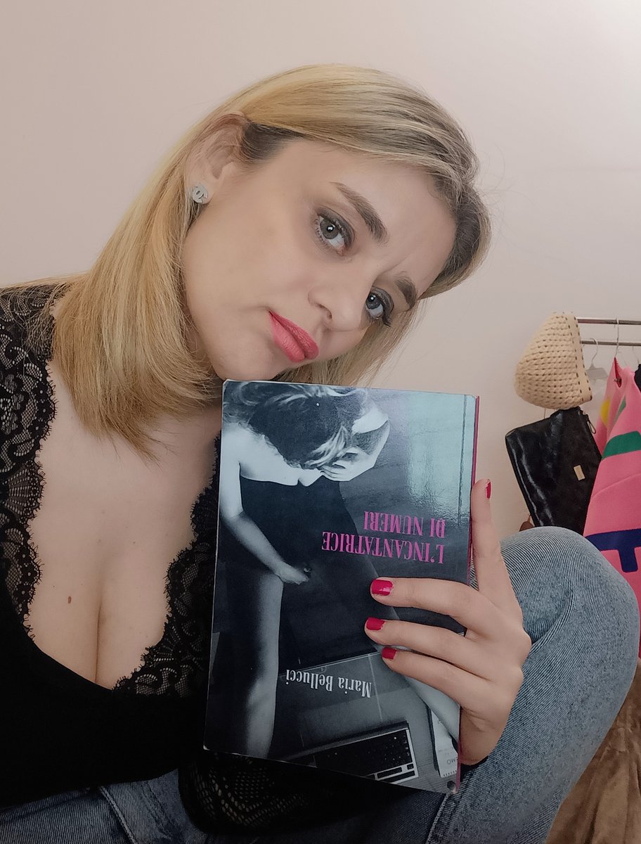 #libri “L'incantatrice di numeri”, la #prostituzione nell'era del web al centro del romanzo-inchiesta di Maria Bellucci. Lo spaccato di un'Italia perbenista, in un tempo tecnologicamente sviluppato e moralmente arretrato.  inpressufficiostampa.com/2023/03/lincan…