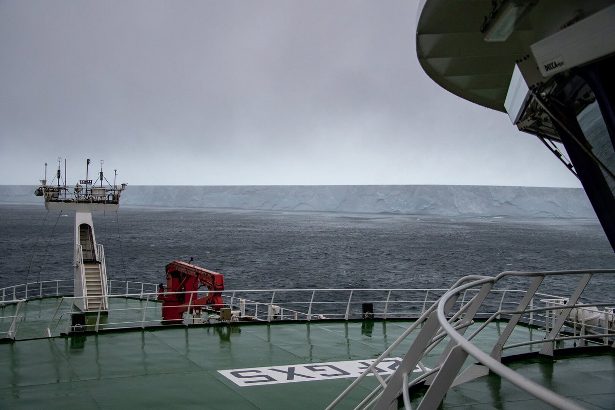 The day #RRSDiscovery came face-to-face with the #Megaberg... 😱📸

A76a was spotted on a collaborative expedition to the Southern Ocean with <a href="/bas_news/">British Antarctic Survey 🐧</a>.

Find out more about how we are paving the way in international science research management here 💪 bit.ly/3yP6f0s