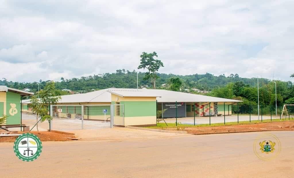 Development everywhere. 
Sefwi Akontombra district government hospital, ready for commissioning.

Thank you @NAkufoAddo 

Thank You @MBawumia

Thank You @nppghanahq

#PauseAndSaySomething