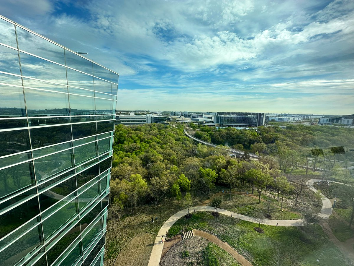 Happy #FirstDayofSpring from @AmericanAir’s Robert L. Crandall Campus! ✈️