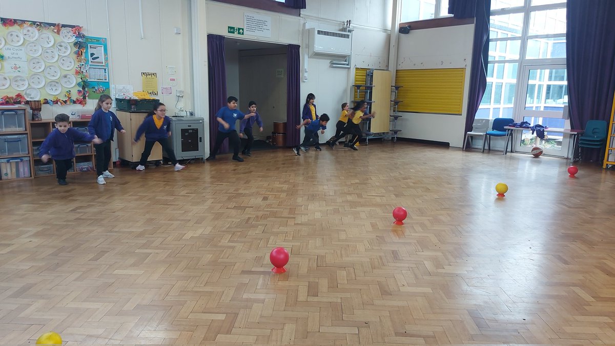 Ms_L_Lai's tweet photo. Year 3 were strengthening their knowledge on healthy eating and building a balanced meal today with the Joy of Moving programme.  We also learnt to coordinate ourselves to play dodge ball. https://t.co/TqNTuDAf9n