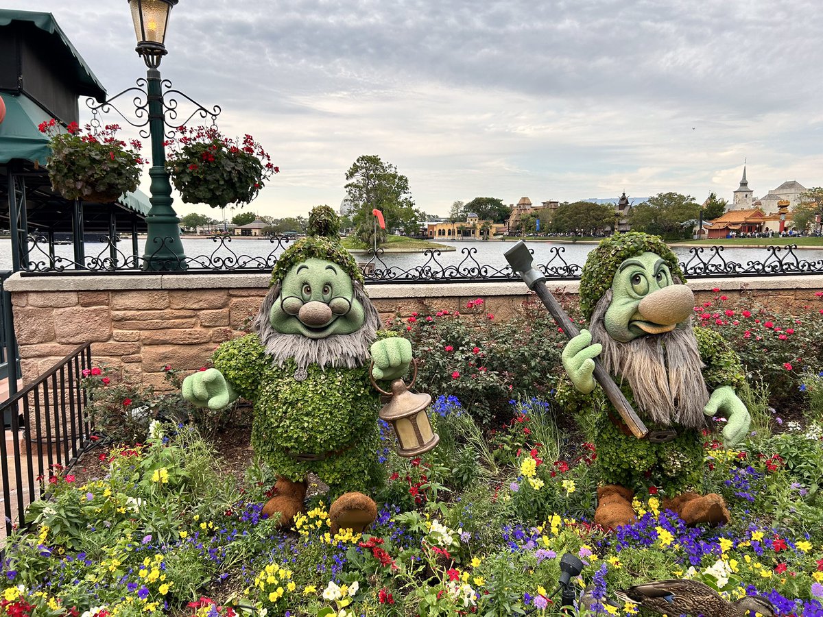 parkchums's tweet photo. We had such a good day yesterday! 🤩 At #Epcot we walked around the flower and garden festival. Later we hopped over to #MagicKingdom and ended the night with fireworks..which started while we were on Big Thunder Mountain. 🤠 https://t.co/aTDUCQL7l5