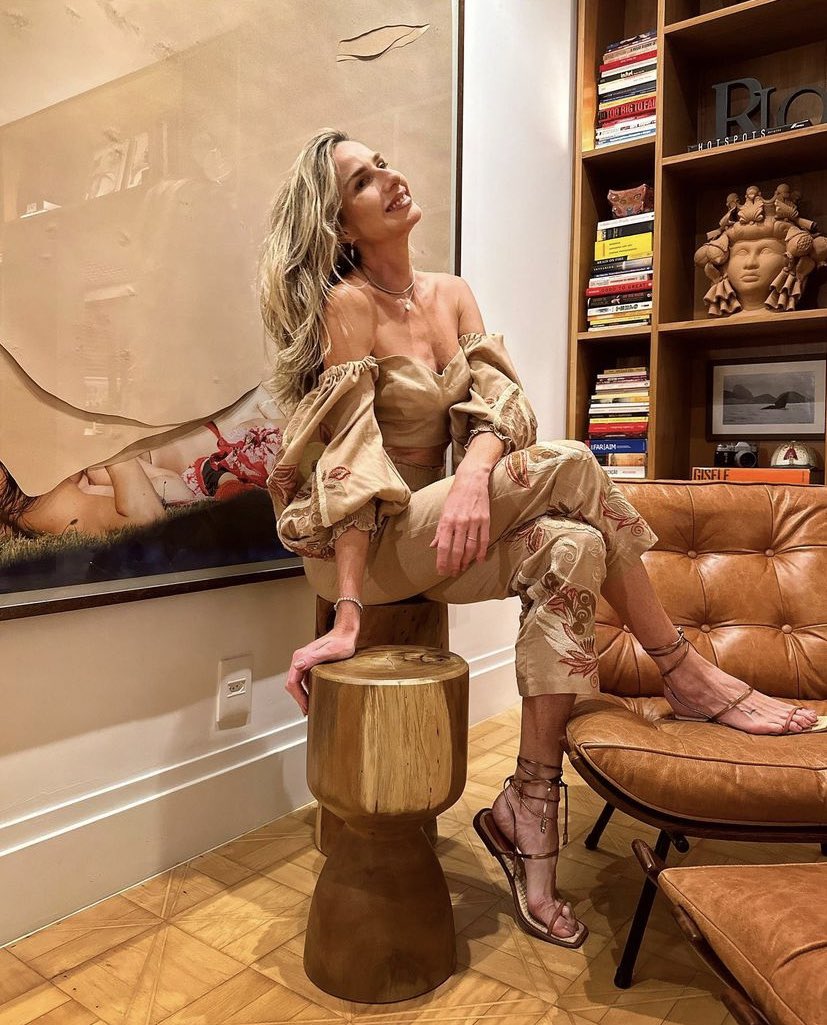 MariWeickert's tweet photo. Podem me julgar 🤩

Postei trocentas fotos pq não consegui escolher a melhor do meu cantinho preferido de casa com as mesas/bancos da Aura Natural Design.

🧥 Nay Sunset Wear https://t.co/N3UZBPv4yJ