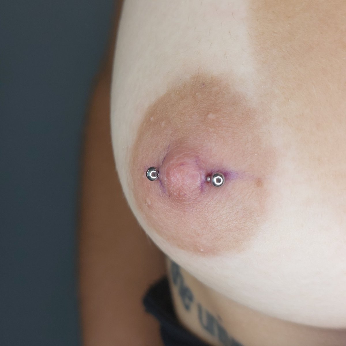 Lizzy_piercer's tweet photo. Piercing no m4m1l0 💝 https://t.co/Ga4BGkDuSI