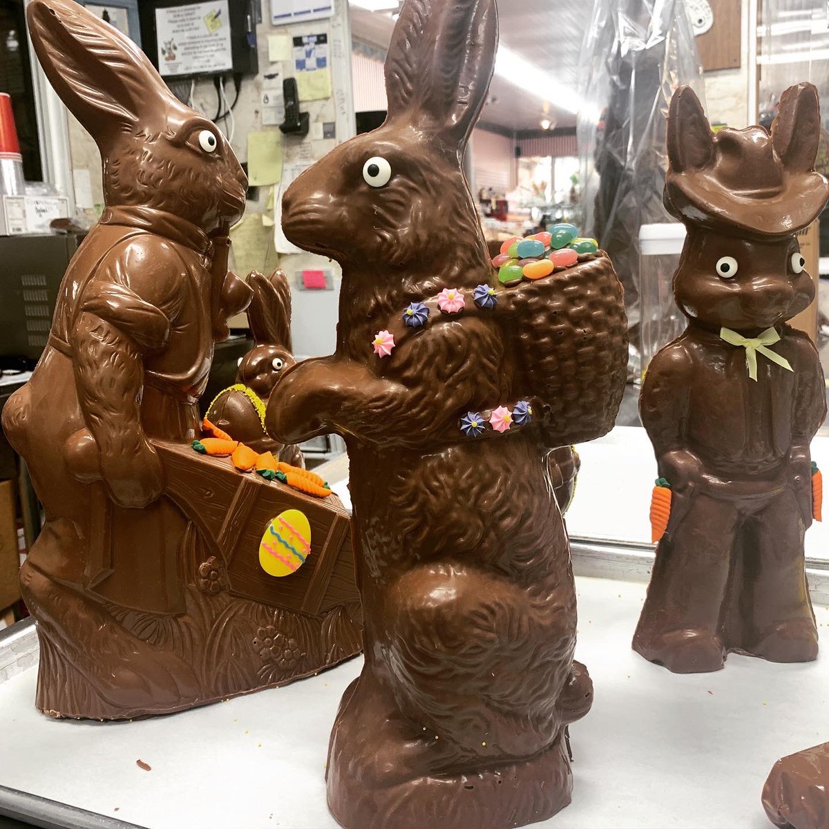 BrummersChoc's tweet photo. Open today 10 AM - 6 PM https://t.co/6yX4dxh0tO