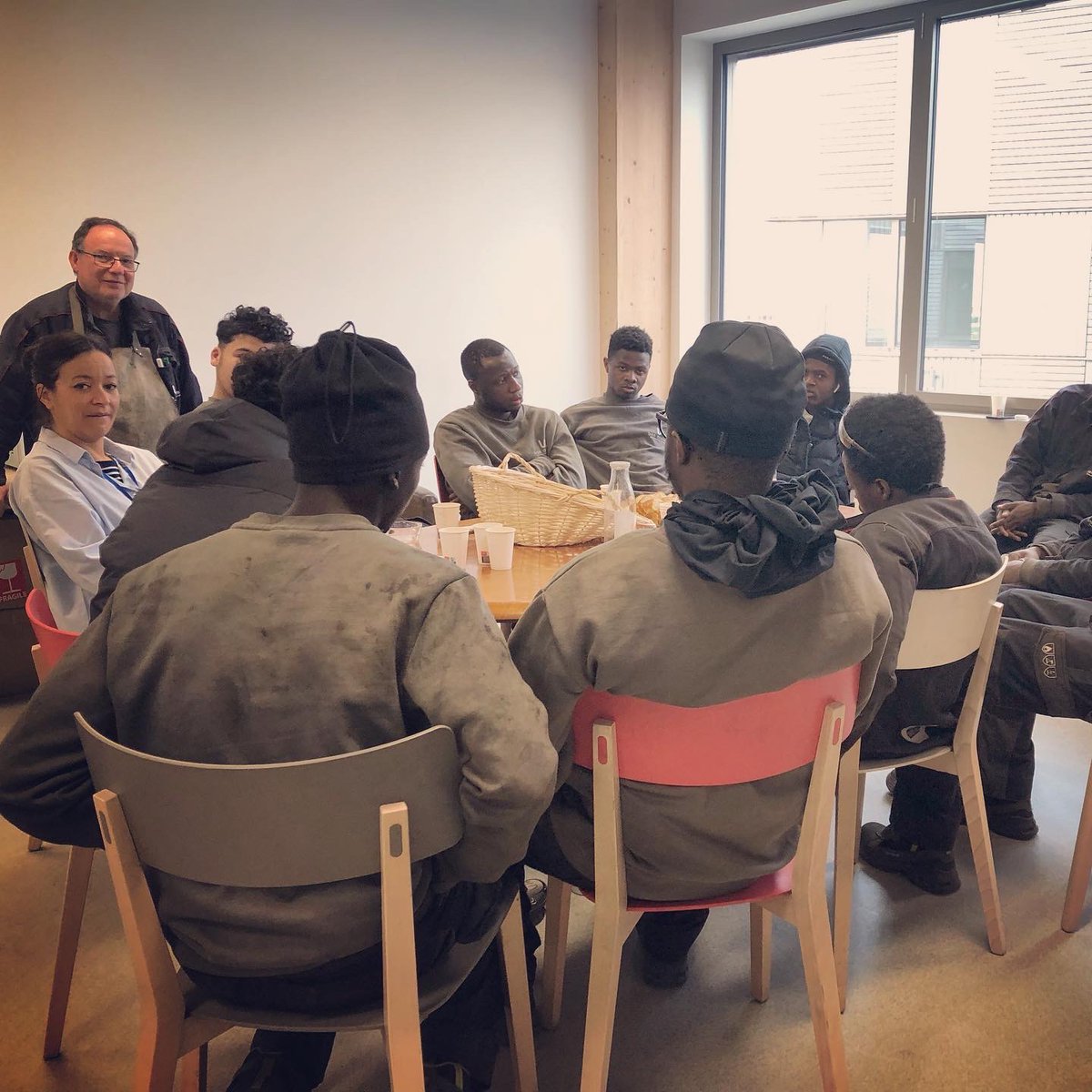 Vendredi dernier @st_saf de <a href="/lindustreet/">L'Industreet</a>  a offert un  petit déjeuner #coaching  à nos #jeunes  ! Au programme #confianceensoi , #reussite des jeunes de #stains, le tout en gardant à l'esprit qu'il ne faut rien lâcher, tenir bon et garder confiance ! Quel plaisir Safia, MERCI !