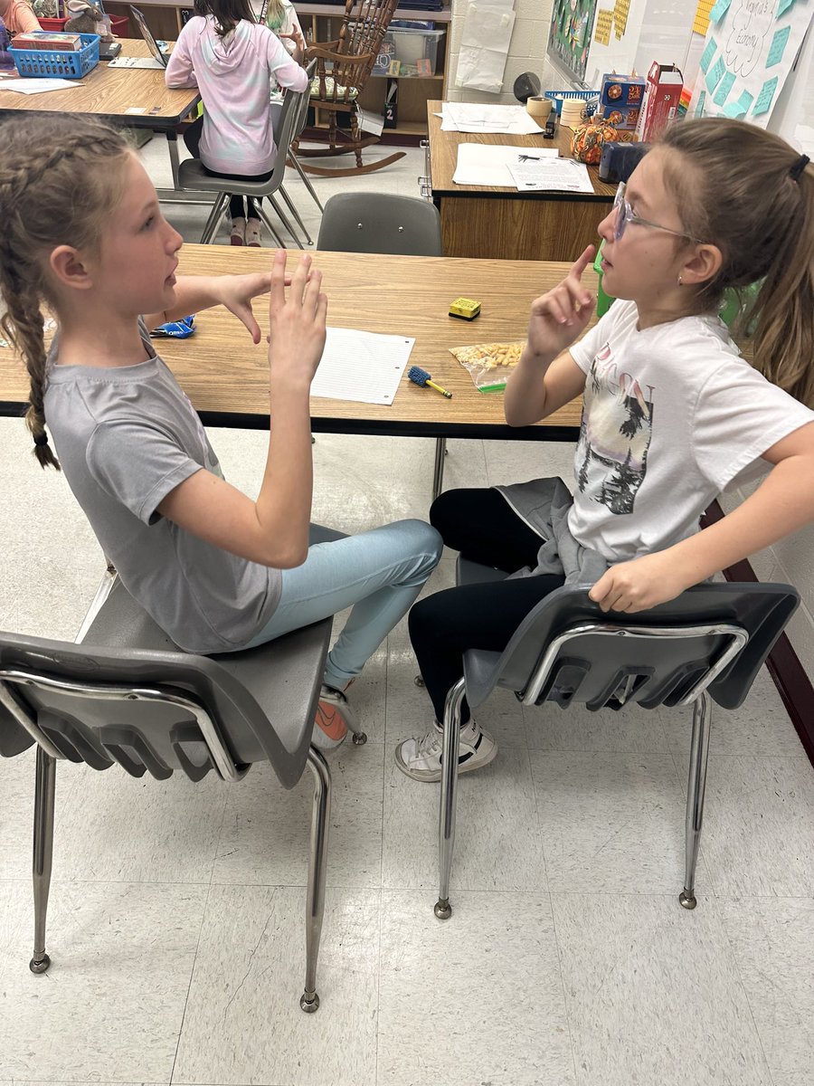 LCPSMrsE's tweet photo. Brainstorming and collaborating with our partners to design a ride that represents a story character or famous Virginian. @RoundHillES @AlgorithmChef https://t.co/e0FoQzVWTM