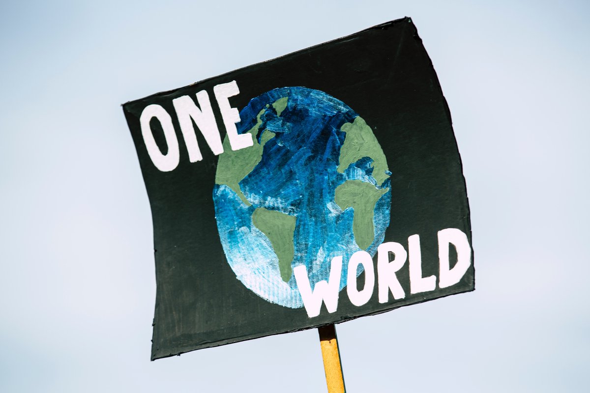 AINewsUK's tweet photo. UN climate report: Scientists release 'survival guide' to avert climate disaster.

The UN Secretary-General, Antonio Guterres, describes a new climate change report as a crucial tool for human survival. https://t.co/bp6wiLeaqq