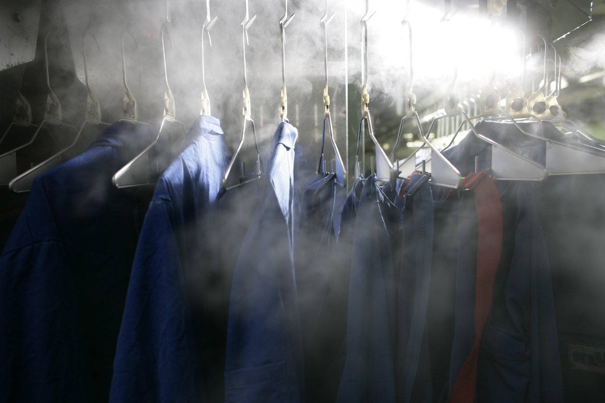 MEWA_IT's tweet image. Fornitura rapida e puntuale, #abitidalavoro e #panni sempre puliti e pronti per l’uso, ben conservati e rispondenti ai requisiti normativi. Tutto questo è espresso nel concetto moderno di #Textilsharing #Mewa.tm.  Contattaci per una consulenza: bit.ly/3JkeJCO