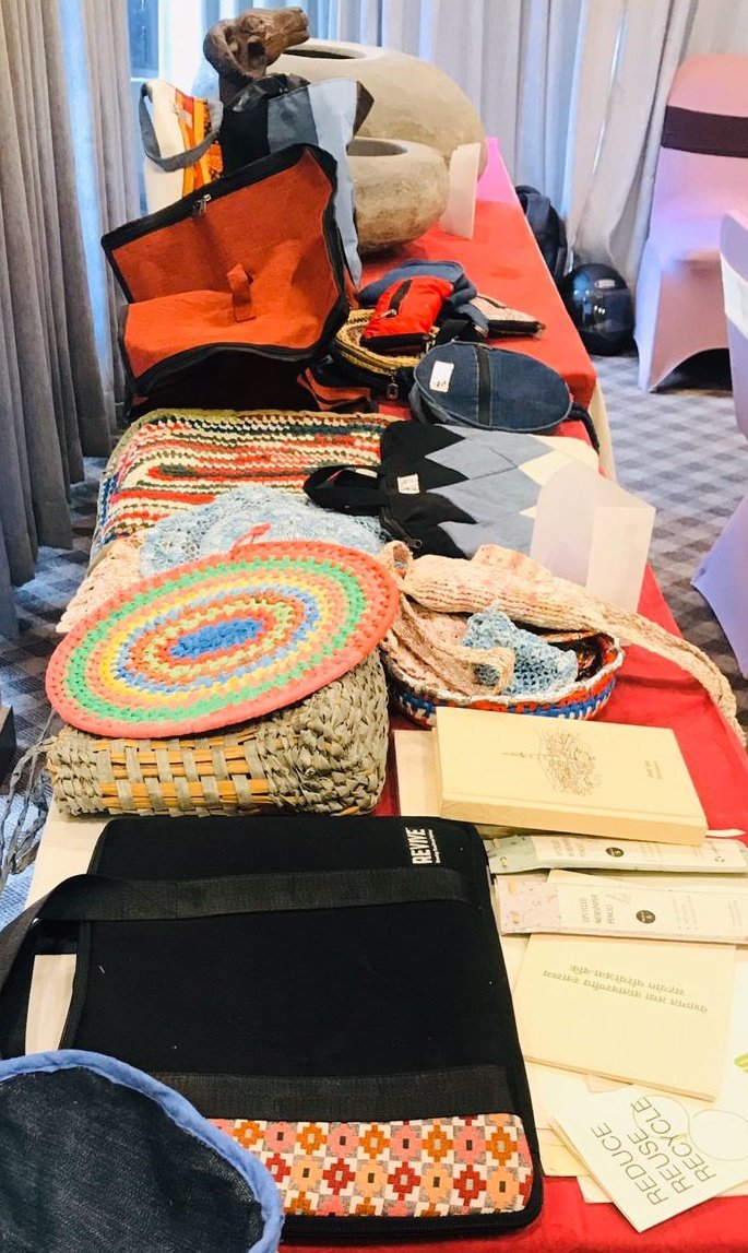 PurNimz's tweet photo. @UNDPAccLabs together with #SWMAN concluded the #WasteUpcycling assessment today with a sharing workshop involving relevant stakeholders and #PrivateSectors while promoting #GreenJobs #5Rs #Upcycling #CommunityEmpowerment #NatureBasedSolution #PlasticAlternatives https://t.co/0O4V06al6H