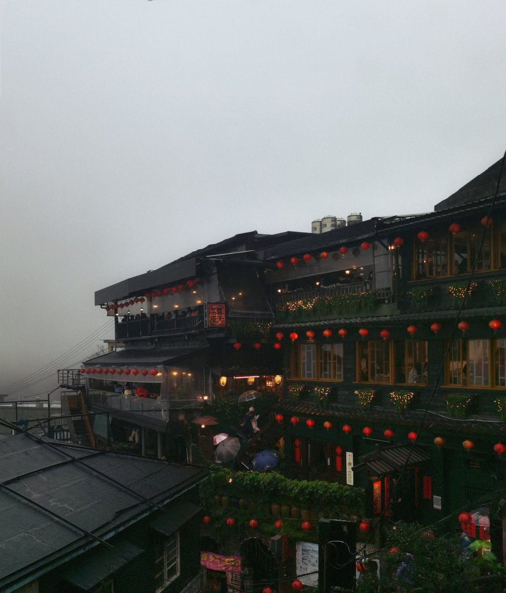 ToqaReign's tweet image. went to see Jiu Fen last Saturday.  it was a shame it was a little rushed  since I joined a day tour, but still saw some amazing sights and bought some dope tea 😜
