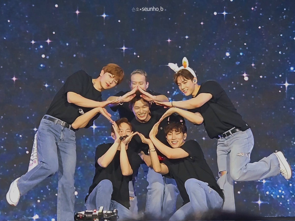 #비투비_11주년_예지앞사

그저 하염없이 찬란한 앵콜 속에서 한평생 서 있음 좋겠다는 생각...~
끝나지 않을 3월 21일. 멈추지 않을 우리들의 행보. 변치않을 사랑과 함께...💙