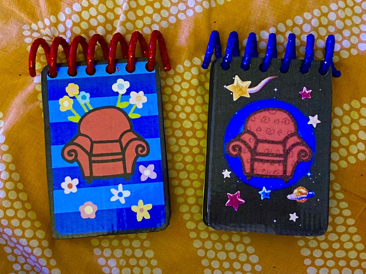 Zackary40512157's tweet photo. 2 new Josh Notebook Replicas
#BluesClues
#BluesCluesAndYou
#handydandynotebook https://t.co/NDnR3AEbYt